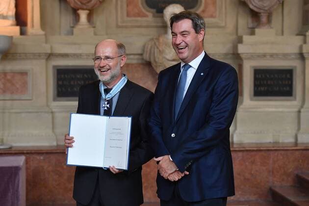 Harald Lesch, 60. Geburtstag am 28. Juli Prof.Dr. Harald LESCH, Markus SOEDER (Ministerpraesident Bayern und CSU Vorsitzender).. Verleihung Bayerischer Verdienstorden im Antiquarium der Muenchner Residenz am 22.07.2019,