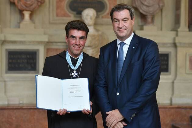Entertainment Bilder des Tages Abt Dr. Johannes Claudius ECKERT, Markus SOEDER (Ministerpraesident Bayern und CSU Vorsitzender) Verleihung Bayerischer Verdienstorden im Antiquarium der Muenchner Residenz am 22.07.2019,