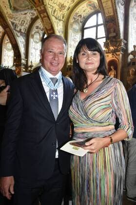 Stefan Reuter mit Freundin Annette Ruess bei der Verleihung des Bayerischen Verdienstordens 2019 im Antiquarium der Münchner Residenz. München, 22.07.2019