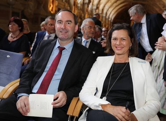 Verleihung des Bayerischen Verdienstordens Hubert Aiwanger und Ilse Aigner, Muenchen Deutschland Residenz
