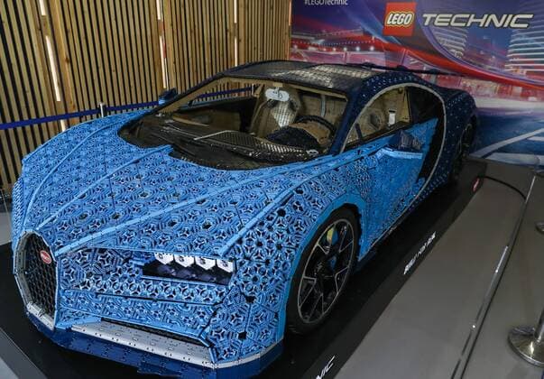 News Themen der Woche KW30 MOSCOW, RUSSIA - JULY 24, 2019: A life-size drivable copy of the Bugatti Chiron car made of Lego bricks on display in Moscow s Gorky Park. The copy made of over 1 mln Lego blocks weighs 1.5 tonnes and can accelerate to the speed of 20 km per hour. Anton Novoderezhkin TASS  TS0B41DA
