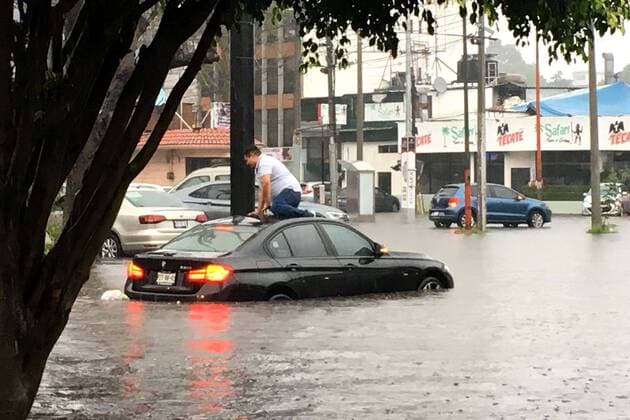 Indien, heftige Regenfälle in Mexiko-Stadt July 25, 2019: EUM20190725SOC09.JPG .NAUCALPAN, Mex. RainLluvia-Edomex.- Aspectos de los encharcamientos e inundaciones generados por las fuertes lluvias registradas en distintas zonas del Estado de Mexico, la tarde del jueves 25 de julio de 2019. Foto: Agencia EL UNIVERSALValente RosasEELG Copyright: xElxUniversalx