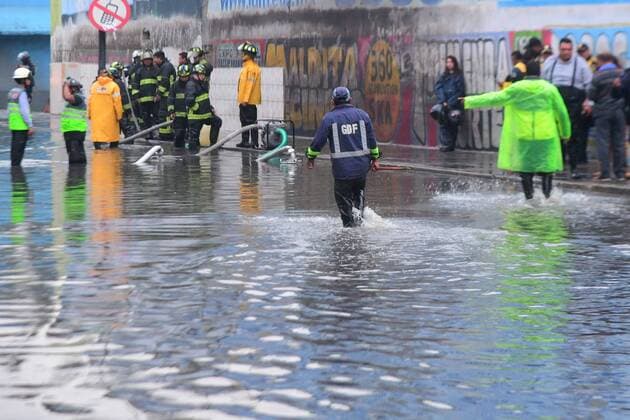 Indien, heftige Regenfälle in Mexiko-Stadt July 25, 2019: EUM20190725SOC16.JPG .CIUDAD DE MEXICO. RainLluvia-CDMX.- Aspectos del desbordamiento en el Rio Tlalnepantla, en la alcaldia Gustavo A. Madero, luego de la lluvia registrada el jueves 25 de julio de 2019. Foto: Agencia EL UNIVERSALHugo GarciaEELG Copyright: xElxUniversalx