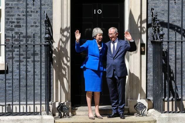 News Themen der Woche KW30 July 24, 2019, London, United Kingdom: British Prime Minister Theresa May (L) and her husband Philip May (R) wave on the steps of 10 Downing Street after her statement prior..The 76th British Prime Minister will hand her resignation to the Queen and later today, the former London Mayor and Foreign Secretary, Boris Johnson, now the leader of Conservative Party, will become the 77th Prime Minister of Britain. London United Kingdom - ZUMAs197 20190724_zaa_s197_208 Copyright: xStevexTaylorx