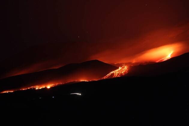 News Themen der Woche KW30 News Bilder des Tages Nicolosi (Catania) Etna erupts a new fracture on the ETNA with a relative flow going towards the philosopher s tower (Angela Platania Fotogramma, - 2019-07-28) p.s. la foto e utilizzabile nel rispetto del contesto in cui e stata scattata, e senza intento diffamatorio del decoro delle persone rappresentate  Copyright: xAngelaxPlataniax xFOTOGRAMMAx