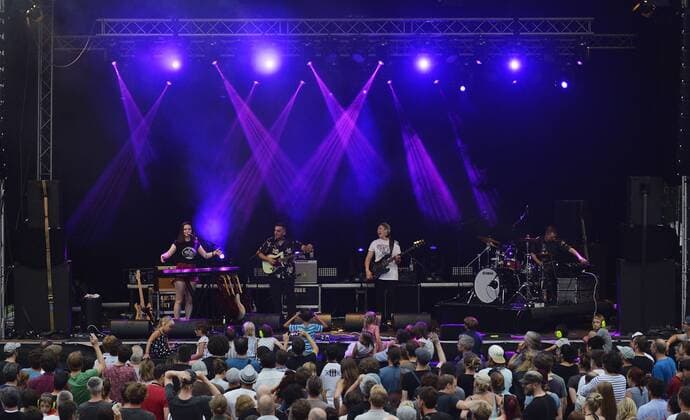 Musikfestival Heimspiel Knyphausen (26. - 28. Juli 2019), Konzert der Band Another Sky am 27. Juli 2019 Auftritt der Band Another Sky beim Musikfestival Heimspiel Knyphausen 2019 Eltville am Rhein Hessen Deutschland Draiser Hof