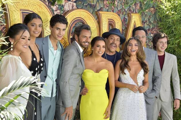 Entertainment Themen der Woche KW31 Q Orianka Kilcher, Madeleine Madden, Jeff Wahlberg, Eugenio Derbez, Eva Longoria, Danny Trejo, Isabela Moner, Michael Pena und Nicholas Coombe bei der Weltpremiere des Kinofilms Dora und die goldene Stadt Dora and the Lost City of Gold in den Regal Cinemas L.A. Live. Los Angeles, 28.07.2019 *** Q Orianka Kilcher, Madeleine Madden, Jeff Wahlberg, Eugenio Derbez, Eva Longoria, Danny Trejo, Isabela Moner, Michael Pena and Nicholas Coombe at the world premiere of the feature film Dora and the Golden City of Gold in the Regal Cinemas L A Live Los Angeles, 28 07 2019 Foto:xD.xStarbuckx xFuturexImage