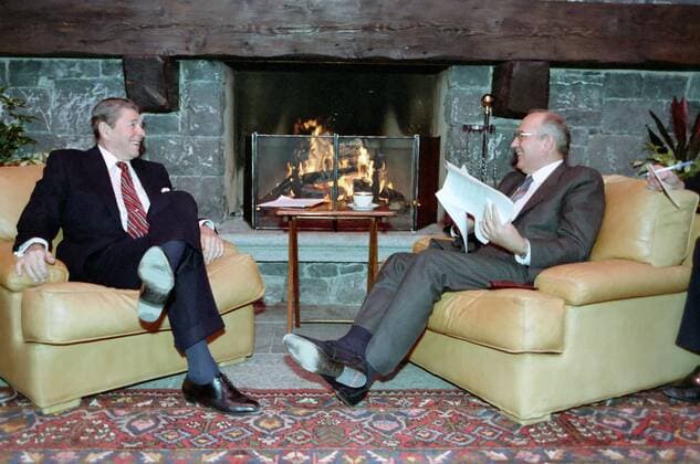 Soviet leader Mikhail Gorbachev and US President Ronald Reagan at the Geneva Summit 1986 Copyright: xPhoto12 AnnxRonanxPicturexLibraryx ARP11A02076