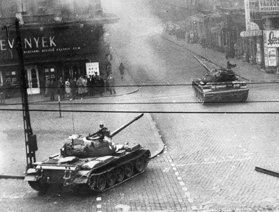 Hungarian uprising, October 1956 Hungarian uprising, October 1956. Soviet tanks in the streets of Budapest. Copyright: xPhoto12 AnnxRonanxPicturexLibraryx ARP15A00276