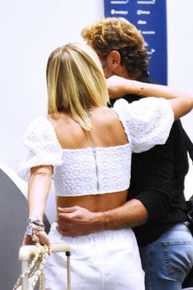 Irina Baeva und Gabriel Soto am Flughafen von Mexiko-Stadt Irina Baeva and Gabriel Soto in Mexico City Airport MEXICO CITY, MEXICO - AUGUST 1: Actor Gabriel Soto and his girlfriend actress Irina Baeva during the documenting luggage before boarding the plane to Cancun at Mexico City International Airport on August 1, 2019 in Mexico City, Mexico  Copyright: xx EYE3585