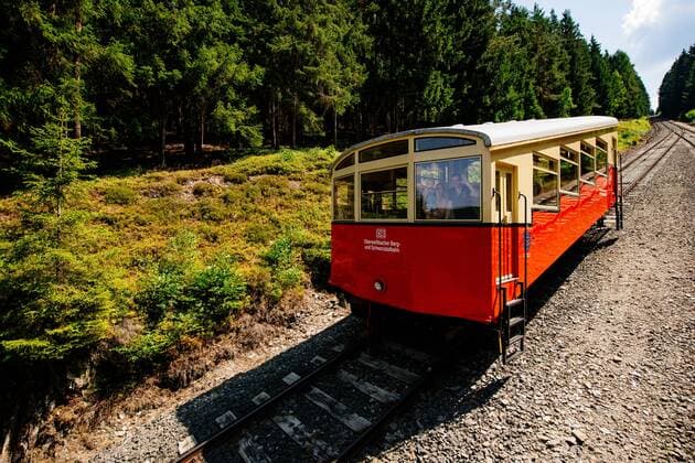 Mellenbach-Glasbach , 270719 , DB RegioNetz Verkehrs GmbH Oberweißbacher Berg- und Schwarzatalbahn Im Bild: DB RegioNetz Verkehrs GmbH Oberweißbacher Berg- und Schwarzatalbahn *** Mellenbach Glasbach , 270719 , DB RegioNetz Verkehrs GmbH Oberweißbacher Berg und Schwarzatalbahn In the picture DB RegioNetz Verkehrs GmbH Oberweißbacher Berg und Schwarzatalbahn