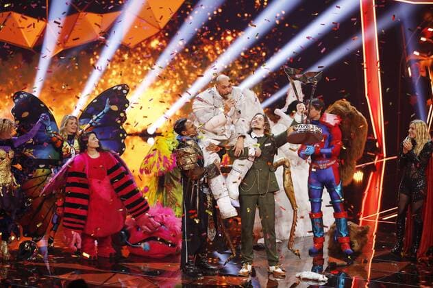 Susan Sideropoulos, Susi Kentikian, Daniel Aminati, Max Mutzke, Gil Ofarim, Marcus Schenkenberg und Stefanie Hertel im Finale der Live Show The Masked Singer in den MMC Studios Köln-Ossendorf. Köln, 01.08.2019