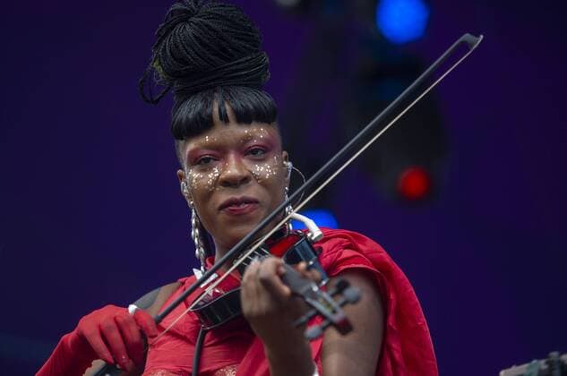 August 4, 2019, Happy Valley, Oregon, U.S: Sudan Archives plays violin as she performs at Pickathon Music festival in Happy Valley Oregon August 4, 2019. Happy Valley U.S. - ZUMAb190 20190804_znp_b190_029 Copyright: xNataliexBehringx