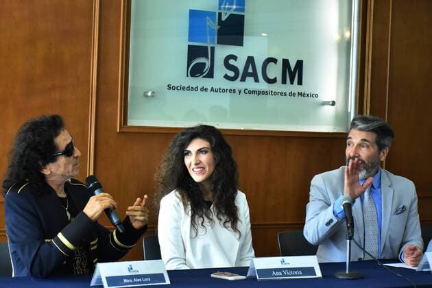 Diego Verdaguer Receives Recognition for his 50 years of musical career MEXICO CITY, MEXICO - AUGUST 7: Alex Lora, Ana Victoria and Diego Verdaguer speaks during a press conference to announce the delivery of recognition for 50 years of artistic career to singer Diego Verdaguer at Mexico Society of Authors and Composers on August 7, 2019 in Mexico City, Mexico  Copyright: xx EYE5151
