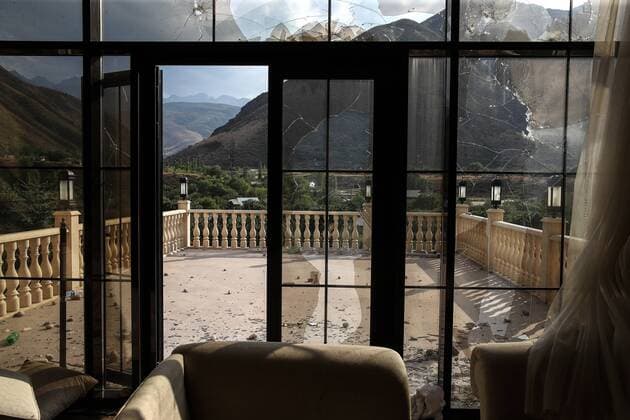 News Themen der Woche KW32 CHUY PROVINCE, KYZRGYSTAN â€“ AUGUST 9, 2019: Inside the residence of Kyrgyzstan s former president Almazbek Atambayev in the village of Koi-Tash. After a two-day operation Atambayev accused of corruption was detained by the Kyrgyz special forces and taken to the Main Investigative Directorate of Kyrgyzstan s Interior Ministry on August 8, 2019. Valery Sharifulin TASS  TS0B5F60