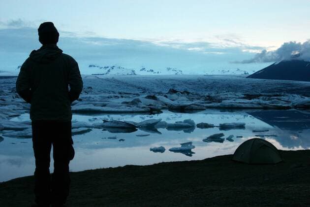 Tourist am Gletscher, Island Tourist at glacier, Iceland BLWS541085 Copyright: xblickwinkel AGAMI M.xvanxDuijnx