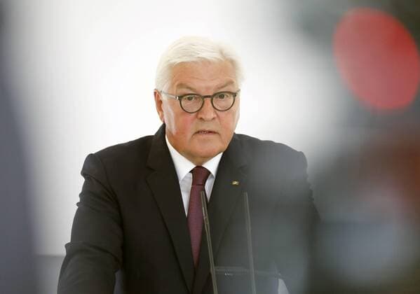 Bundespräsident Frank-Walter Steinmeier , Deutschland, Berlin, Schloss Bellevue, Ansprache zum Auftakt der Reihe Geteilte Geschichte(n) mit dem ersten Gespräch zwischen Siegbert Schefke und Georg Mascolo, moderiert von Marion Brasch, 13.08.2019
