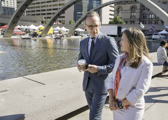 Bundesaussenminister Heiko Maas, SPD, und die Aussenministerin von Kanada, Chrystia Freeland, bei einem kleinen Spaziergang durch Toronto. 14.08.2019 Toronto Kanada