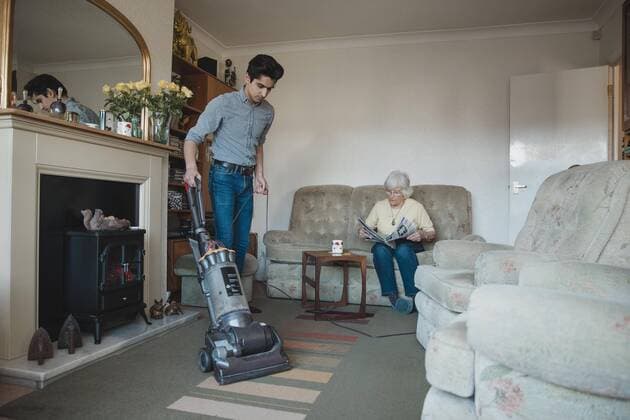  Boy Cleaning his Grandmother s House ,model released, Symbolfoto,property released  Copyright: xDGLimagesx Panthermedia26466079