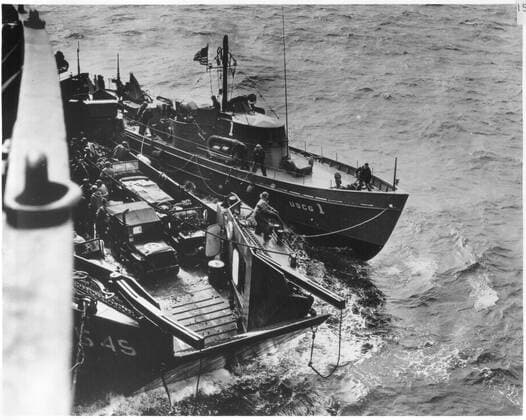 World War two D-Day landings 1944 US Coast Guard off Omaha Beach on the morning of D-Day, Normandy, France during the World War two D-Day landings 1944 Copyright: xPhoto12 AnnxRonanxPicturexLibraryx ARP18A30319