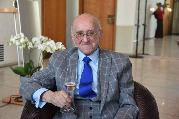 Entertainment Themen der Woche KW33 Entertainment Bilder des Tages Der Moderator Dr. Alfred Biolek am 16.08.2019 in Köln bei einem Empfang im Rathaus aus Anlass des 85. Geburtstag von Alfred Biolek und dem Eintrag ins goldene Buch der Stadt Köln. *** The presenter Dr Alfred Biolek on 16 08 2019 in Cologne at a reception in the city hall on the occasion of the 85th birthday of Alfred Biolek and the entry in the golden book of the city of Cologne.