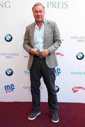 Vergabe GOETZ GEORGE PREIS 2019 Nico Hoffmann am Roten Teppich zur Verleihung vom GOETZ GEORGE PREIS am 19. August 2018 in der Astor Film Lounge. Der dotierte Preis soll an dieses Lebenswerk von Goetz George erinnern. Berlin Charlottenburg Berlin Deutschland