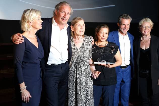 Vergabe GOETZ GEORGE PREIS 2019 Preisträgerin Margit Carstensen (2.v.r.) mit Marika George, Leander Haußmann und Tanja George und Ulrich Matthes (v.l.). auf der Verleihung vom GOETZ GEORGE PREIS am 19. August 2018 in der Astor Film Lounge. Der dotierte Preis soll an dieses Lebenswerk von Goetz George erinnern. Berlin Charlottenburg Berlin Deutschland
