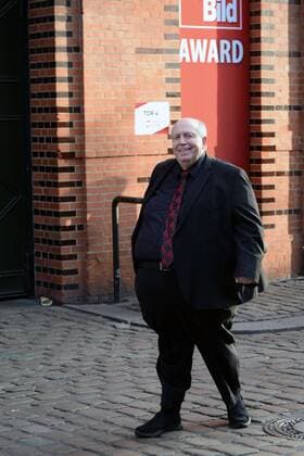 Hamburg, der 19.08.2019 Reiner Calmund auf dem Weg zur Verleihung des Sport Bild Awards 2019 in Hamburg. Die feierliche Gala fand im der Fischauktionshalle statt. Prominente Gäste beim Sportbild Award 2019 in Hamburg, Hamburg-St. Pauli Hamburg Deutschland