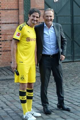 Hamburg, der 19.08.2019 Matze Matthias Knop der Comedian, als Mats Hummels, verkleidet führt ein Interview mit BVB Geschäftsführer Hans-Joachim Watzke vor der Verleihung des Sport Bild Awards 2019 in Hamburg. Die feierliche Gala fand im der Fischauktionshalle statt. Prominente Gäste beim Sportbild Award 2019 in Hamburg, Hamburg-St. Pauli Hamburg Deutschland