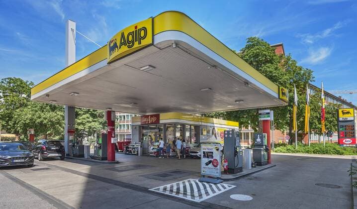Agip Tankstelle, München, Oberbayern, Bayern, Deutschland, Europa Copyright: imageBROKER/ManfredxBail iblabc04993789.jpg
