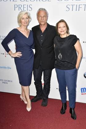 Marika Ullrich, Klaus J. Behrendt und Tanja George bei der Verleihung des Götz George Preises 2019 in der Astor Film Lounge. Berlin, 19.08.2019
