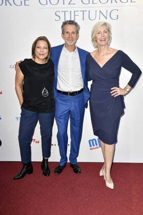 Tanja George, Ulrich Matthes und Marika Ullrich bei der Verleihung des Götz George Preises 2019 in der Astor Film Lounge. Berlin, 19.08.2019