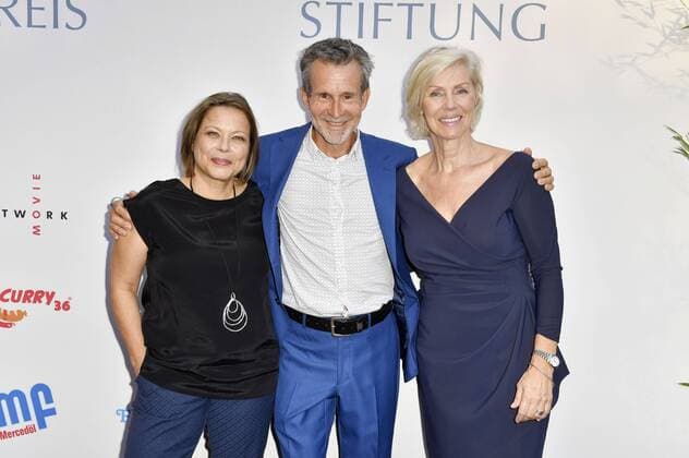 Tanja George, Ulrich Matthes und Marika Ullrich bei der Verleihung des Götz George Preises 2019 in der Astor Film Lounge. Berlin, 19.08.2019