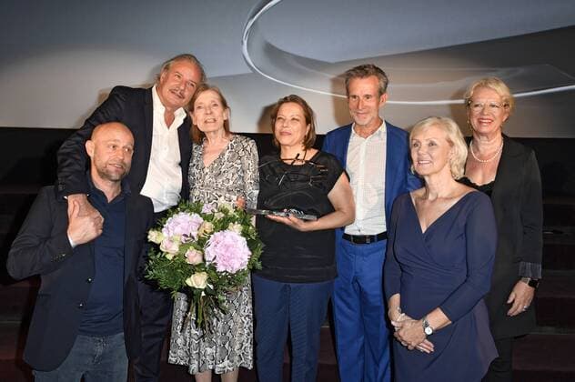 Jürgen Vogel, Leander Haußmann, Margit Carstensen, Tanja George, Ulrich Matthes, Marika Ullrich und Christiane Waldbauer bei der Verleihung des Götz George Preises 2019 in der Astor Film Lounge. Berlin, 19.08.2019 *** Jürgen Vogel, Leander Haußmann, Margit Carstensen, Tanja George, Ulrich Matthes, Marika Ullrich and Christiane Waldbauer at the presentation of the Götz George Prize 2019 in the Astor Film Lounge Berlin, 19 08 2019 Foto:xF.xKernx xFuturexImage