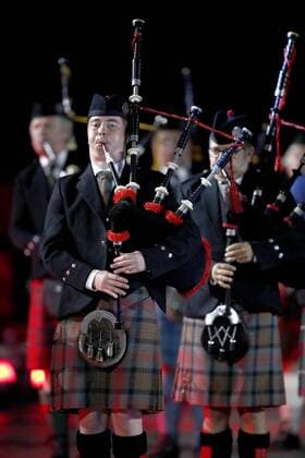 Russland, MilitÃ¤rmusik-Festival in Moskau MOSCOW, RUSSIA - AUGUST 23, 2019: Members of the International Celtic Massed Pipes and Drums band perform during the opening ceremony of the 12th Spasskaya Tower International Military Music Festival in Red Square. Artyom Geodakyan TASS  TS0B79C2