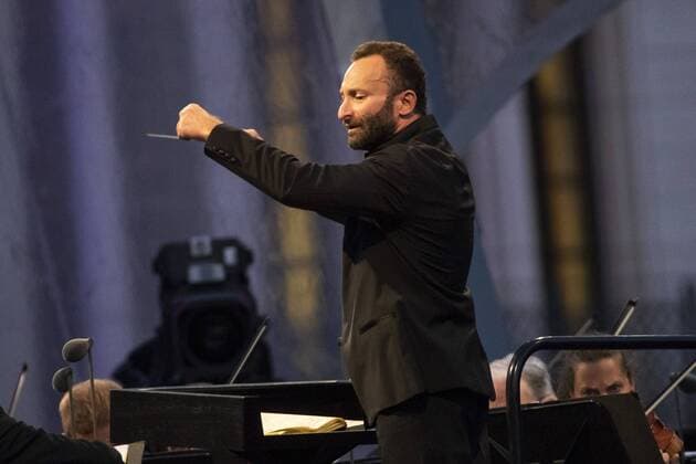 Open Air Konzert mit der 9. Symphonie von Beethoven mit der neuen Chefdirigent der Berliner Philharmoniker Kirill Petrenko vor dem Brandenburger Tor in Berlin am 24. August 2019. (Alternativer Schnitt) Open Air Konzert mit Kirill Petrenko am Brandenburger Tor