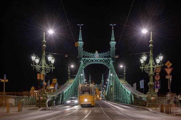 Die Freiheitsbrücke Szabadsag hid über der Donau. Budapest, 24.08.2019