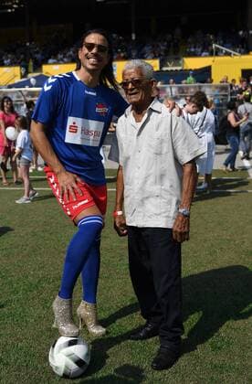 Kicken mit Herz 2019 25.08.2019, Hamburg, Kicken mit Herz 2019, im Bild Jorge Gonzalez mit seinem Vater