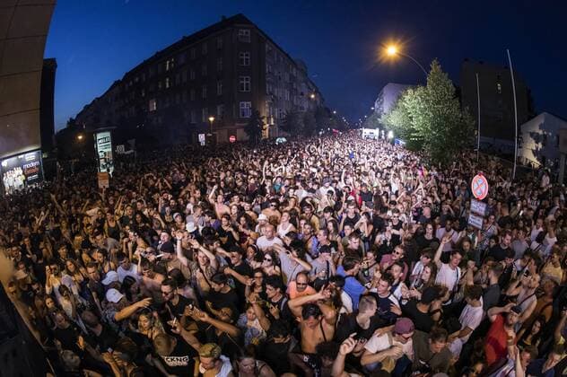 Zug der Liebe 2019. Berlin, 24.08.2019 *** Train of Love 2019 Berlin, 24 08 2019 Foto:xB.xKriemannx xFuturexImage
