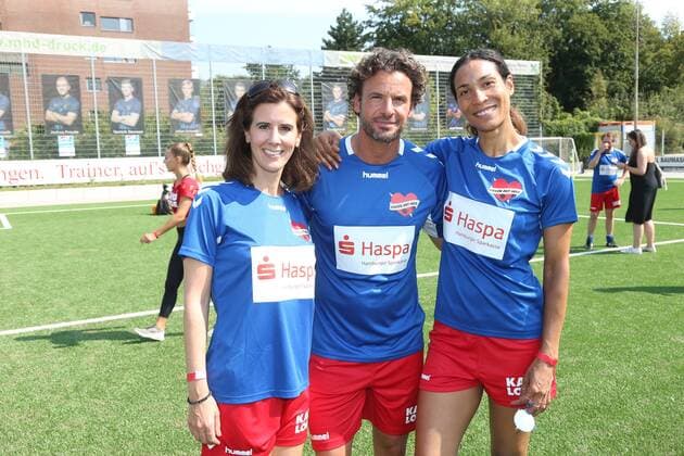 Hamburg Katja Suding Stephan Luca Annabelle Manding beim Charity Fußball Veranstaltung Kicken mit Herz auf dem Sportplatz SC Victoria Hoheluft Stadion in Hamburg am 25.8.2019