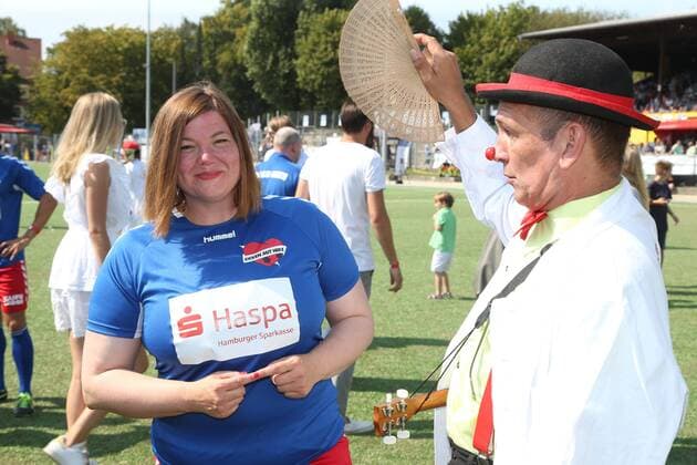Hamburg Hamburgs zweite Bürgermeisterin Katharina Fegebank beim Charity Fußball Veranstaltung Kicken mit Herz auf dem Sportplatz SC Victoria Hoheluft Stadion in Hamburg am 25.8.2019
