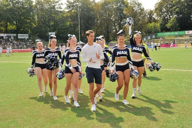 Cheerleader. Benefiz-Fußballspiel KICKEN MIT HERZ, das Duell Promis gegen Ärzte für den guten Zweck im Stadion Hoheluft (SC Victoria Hamburg). Hamburg, 25.08.2019 Bitte Bildunterschrift : IMAGO Michael Wigglesworth