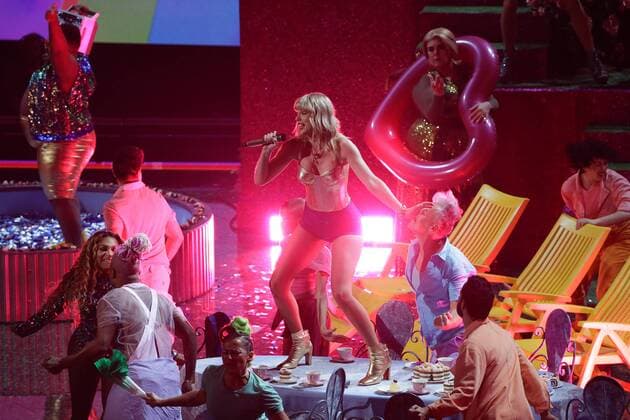 Taylor Swift performs at the red carpet at the 36th annual MTV Video Music Awards at the Prudential Center in Newark, NJ on Monday, August 26, 2019.  NJP20190826542 JOHNxANGELILLO