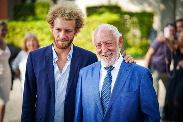 Entertainment Bilder des Tages 27.08.2019,Berlin,Deutschland,GER,Schlosspark Theater, Jahrespressekonferenz Vorstellung des Spielplans Saison 2019 2020, Foto: Johannes Hallervorden und Dieter Hallervorden *** 27 08 2019,Berlin,Germany,GER,Schlosspark Theater,Annual Press Conference Presentation of the 2019 2020 season schedule, photo Johannes Hallervorden and Dieter Hallervorden
