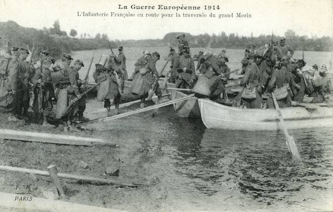 The Battle of the Deux Morins Postcard representing French soldiers crossing the Grand Morin river during the Battle of the Deux Morins (during the Battle of the Marne). 5-9 September 1914 Copyright: xPhoto12 CollectionxBernardxCrochetx CRO18A00029