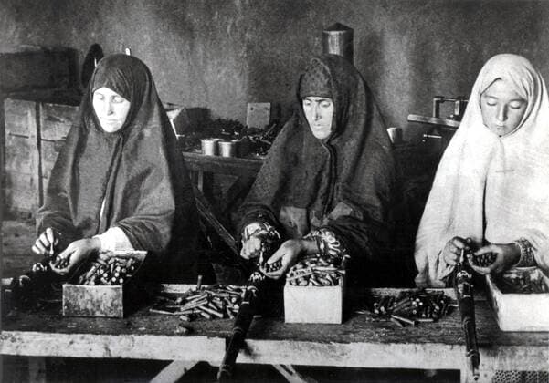 War of Independence. Turkish women making cartridges War of Independence. Turkish women making cartridges 1922 Turkey Copyright: xPhoto12 ArchivesxSnarkx DFS09A00141