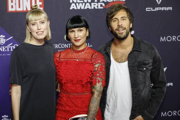 29.08.2019. Düsseldorf. Jurymitglieder Lea, Max Giesinger und Nessi auf dem Bunte New Faces Award im alten Stahlwerk. Düsseldorf Altes Stahlwerk, Ronsdorfer Str. Nordrhein-Westfalen Deutschland