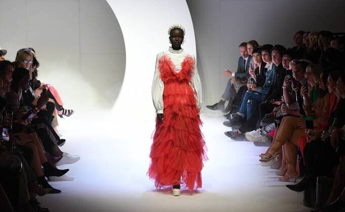 MELBOURNE FASHION WEEK, Adut Akech is seen during the Nevenka show at the Opening Town Hall Runway as part of Melbourne Fashion Festival at Melbourne Town Hall in Melbourne, Friday, August 30, 2019. ( NO ARCHIVING, EDITORIAL USE ONLY, NO USE IN BOOKS WITHOUT CONSENT MELBOURNE VIC AUSTRALIA  Copyright: xJULIANxSMITHx 20190830001415659836