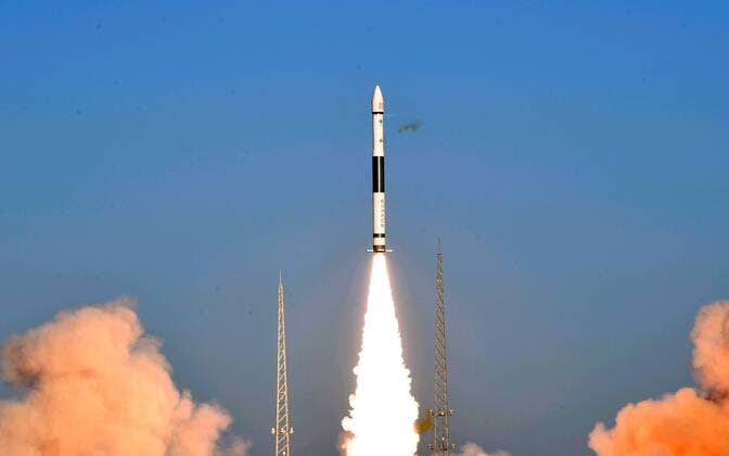 News Bilder des Tages China, Raketenstart in Jiuquan (190831) -- BEIJING, Aug. 31, 2019 -- Two satellites for technological experiments are sent into space by a Kuaizhou-1A, or KZ-1A, carrier rocket from Jiuquan Satellite Launch Center in northwest China s Gansu Province, on Aug. 31, 2019. (Photo by Xinhua) XINHUA PHOTOS OF THE DAY WangxJiangbo 