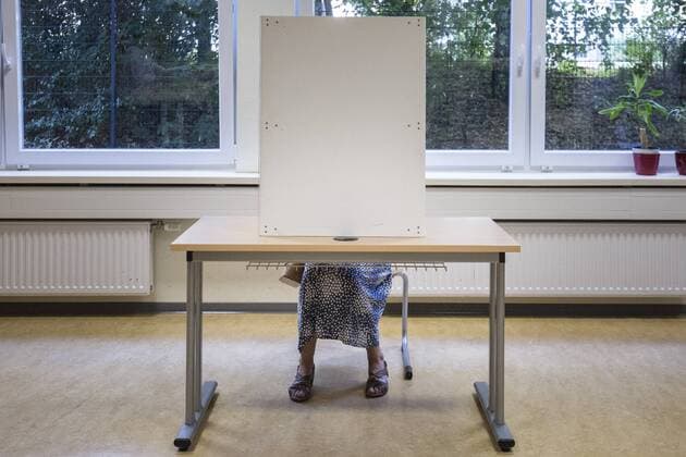Eine aeltere Frau, aufgenommen bei der Stimmabgabe zur Landtagswahl in Sachsen in Dresden, 01.09.2019. Dresden Deutschland